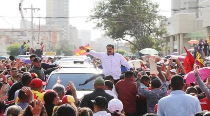 Pueblo marabino recibe al presidente Maduro
