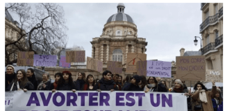 Francia incorpora el aborto legal en la constitución