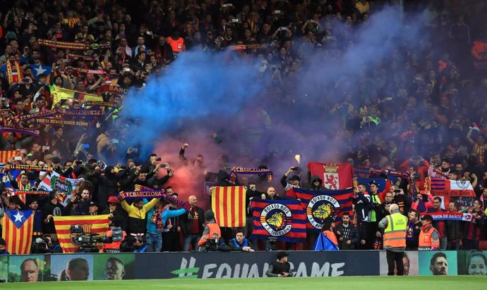 UEFA sanciona al FC Barcelona por comportamiento racista UEFA sanciona al FC Barcelona por comportamiento racista