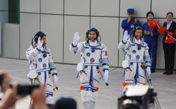 China lanza con éxito nave espacial Shenzhou-18