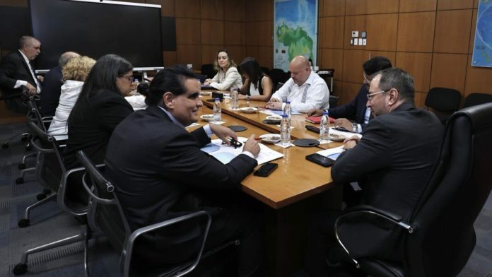 Alex Saab se reune con canciller Yván Gil en pro de la innovación productiva