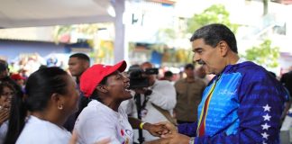 Maduro insta a profundizar bases de la democracia popular