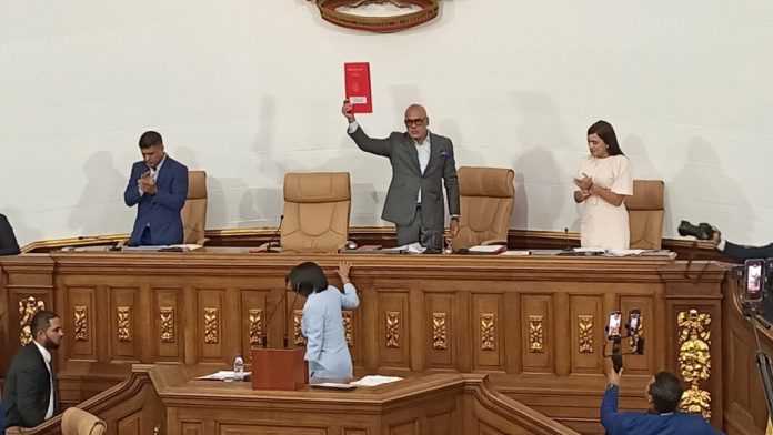 Jorge Rodríguez propone debate con la oposición sobre Proyecto de Ley contra el Fascismo