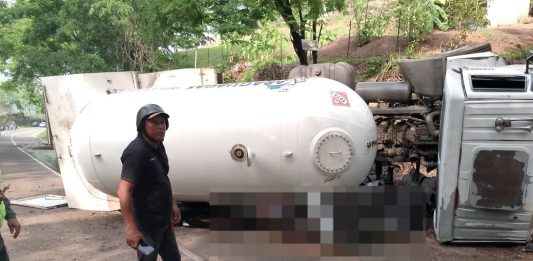Vuelco de una gandola en Guárico