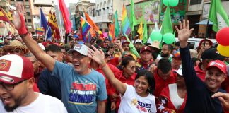 Pueblo de Guatire salió a respaldar al presidente Nicolás Maduro