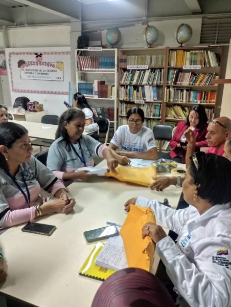 El gobierno bolivariano avanza, con fuerza, para elevar los estándares educativos y enraizar la patria potencia que los niños y jóvenes se merecen.