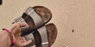 las huellas de tus sandalias