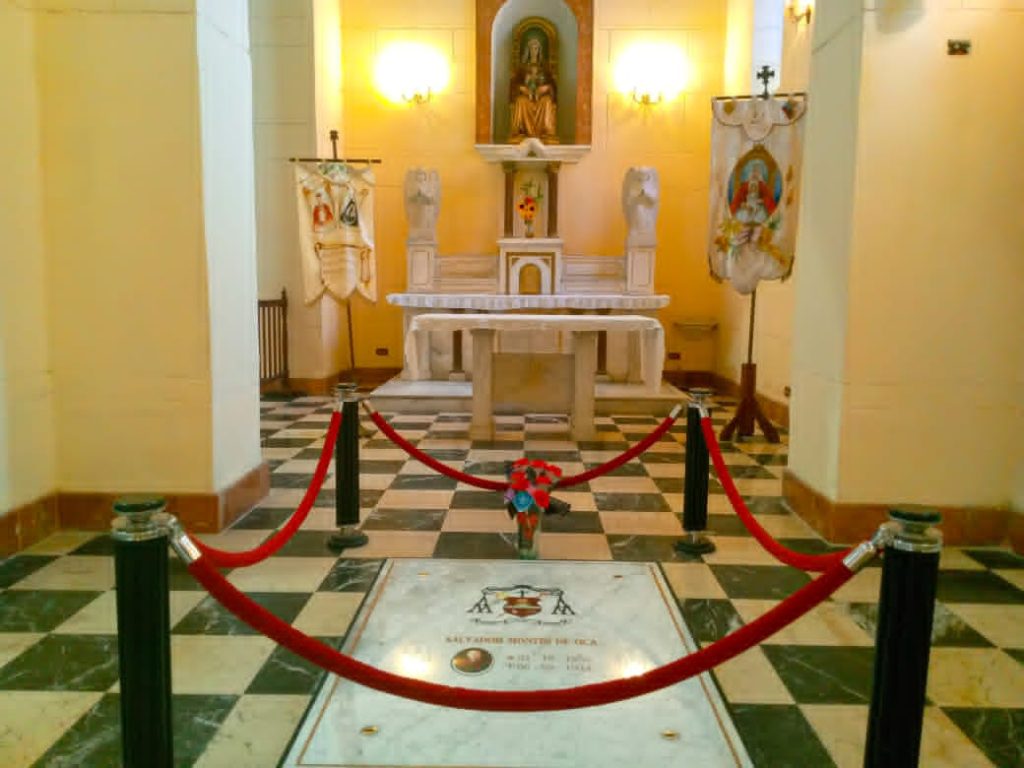 La Tumba Salvador Montes de Oca en la Necrópolis de Valencia