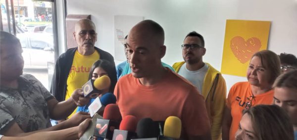 A primera hora de la mañana Héctor Rodríguez y su equipo regional inauguraron la casa de los voluntarios y voluntarias de Futuro en Valencia