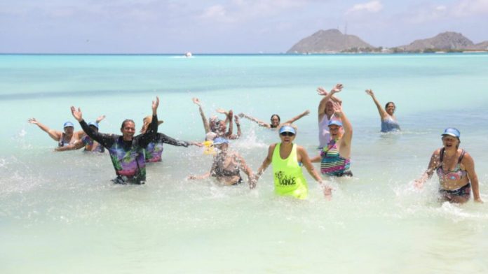 abuelos en los roques