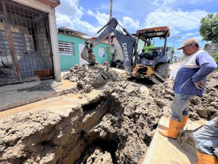Rehabilitan colectores en sector Tricentenario de Guacara