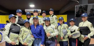 Policía de Los Guayos recibe dotación de uniformes