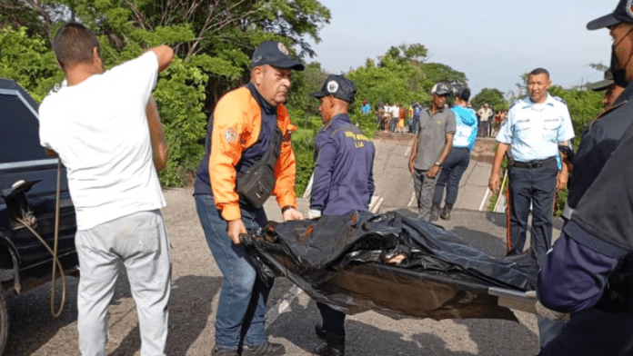 Identifican víctimas del colapso de puente entre Falcón y Zulia