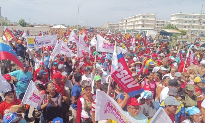 Gran Marcha a favor de la Ley contra el fascismo pueblo revolucionario