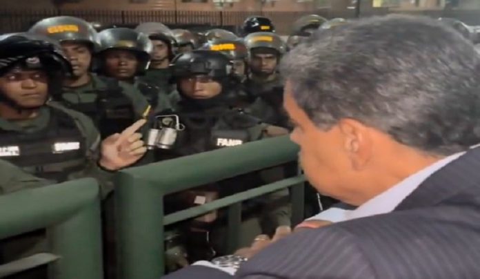 Maduro recorrió calles de Caracas Maduro recorrió calles de Caracas