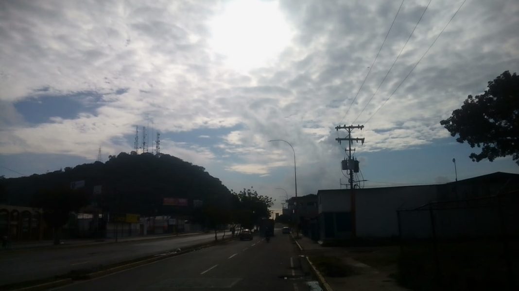 Un cielo parcialmente nublado