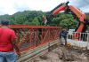 Avanza construcción de puente en comunidad de Tataracual