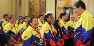 Jefe de Estado entrega Orden Libertador y Libertadores a atletas Paralímpicos
