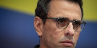 Capriles renuncia