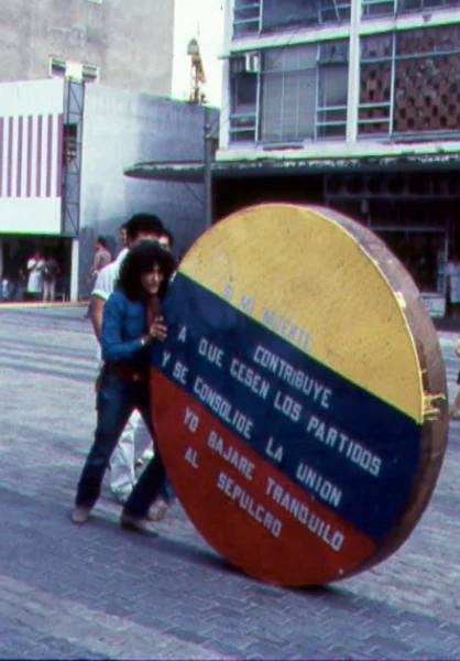 Juan Loyola-Bandera-Artivismo