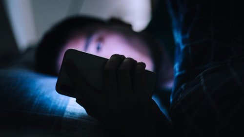 OMS alerta sobre la adicción al celular