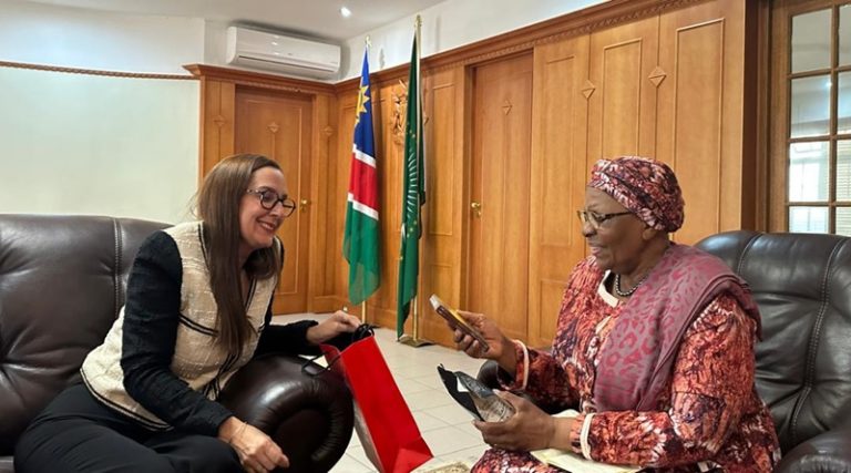 Vicepresidenta de Namibia felicita a Venezuela por victoria del presidente Maduro Vicepresidenta de Namibia felicita a Venezuela por victoria del presidente Maduro