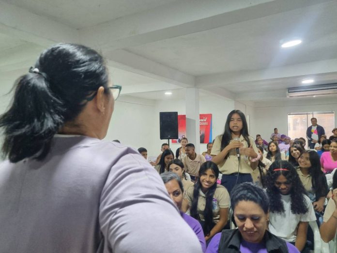 Proyección de película Romper el círculo en el Mes Violeta (4) Erradicar de la violencia de género
