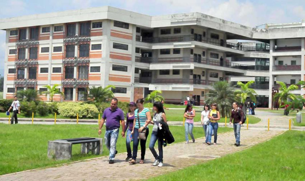 Universidad-de-Carabobo-UC-estudiantes-UC Universidad de Carabobo