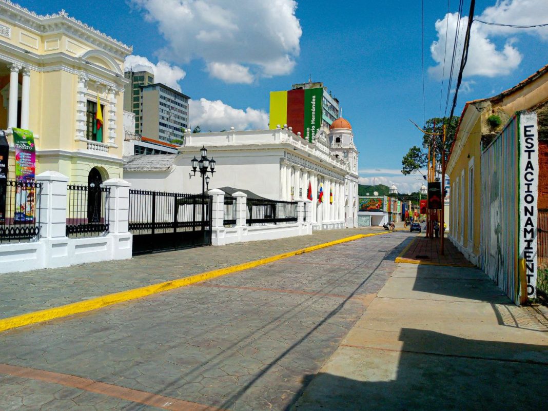 Calle Colombia (Vestigios del Pasado))