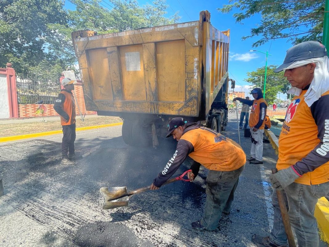 Asfaltado en diversos sectores de Vivienda Popular Los Guayos (16) Infraestructura vial
