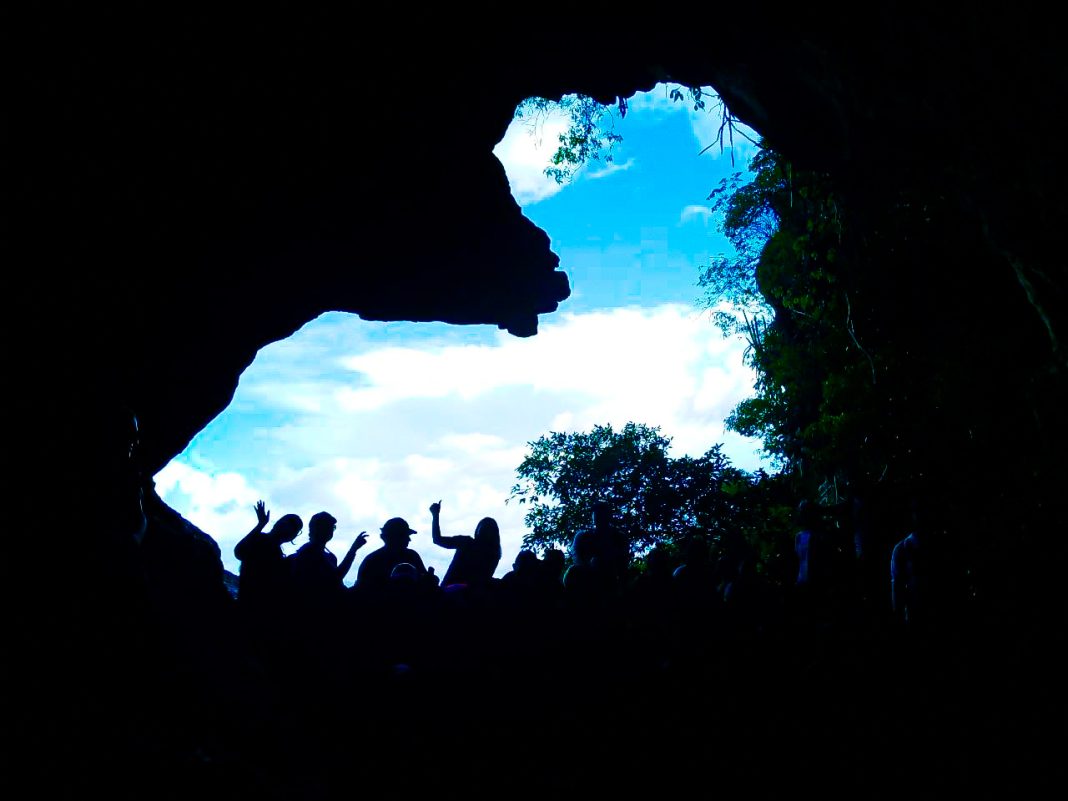 Cueva La Guacamaya