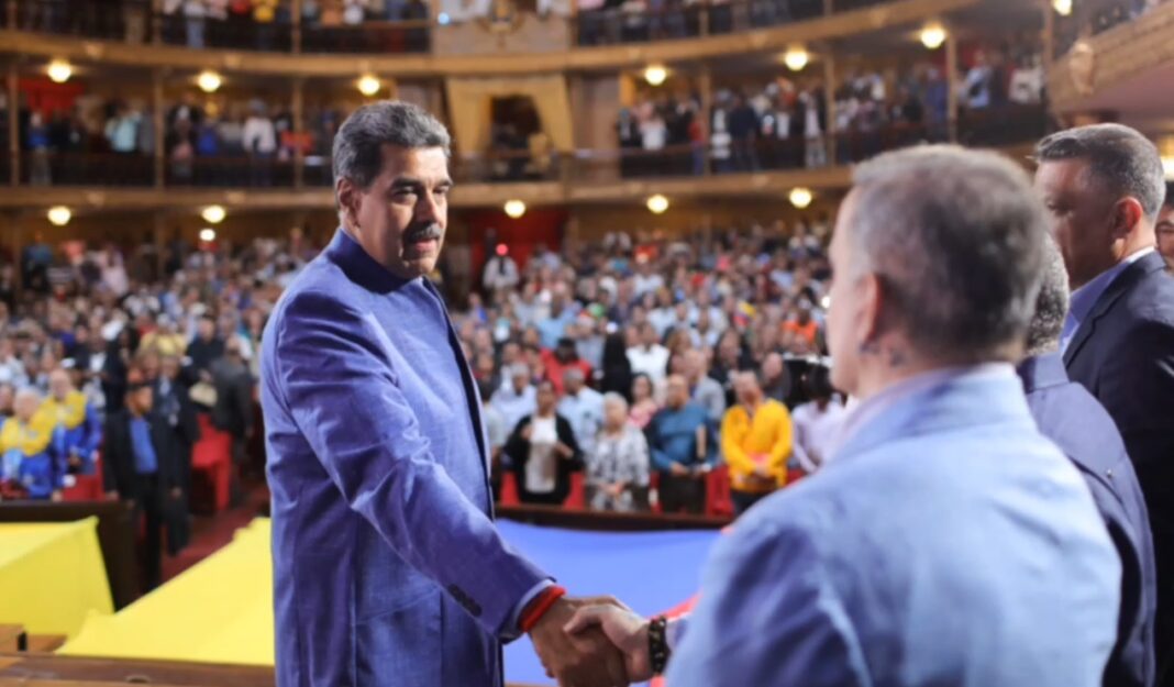 Maduro sostiene jornada de trabajo con los jueces Maduro sostiene jornada de trabajo con los jueces