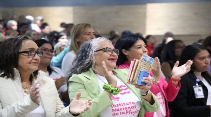 Defensoras de la mujer debaten estrategias para combatir la violencia de género