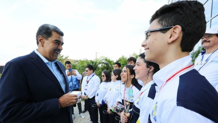 Jefe de Estado: Industria farmacéutica venezolana está en condiciones de producir casi en 100 %