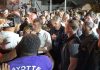Abuchean a Macron en isla Mayotte por falta de atención tras ciclón Chido Macron