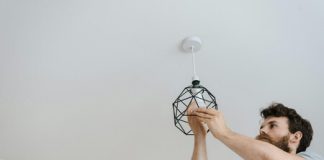 Generación Z no sabe cambiar un bombillo