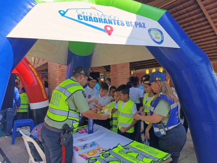 6 El Policía va a la Escuela
