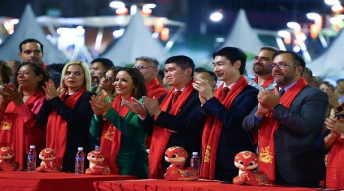 Canciller Yván Gil acompañó celebración del Año Nuevo Chino