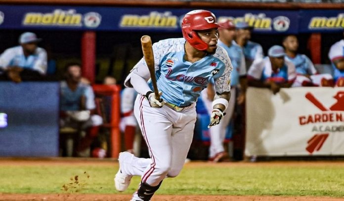 Jugador Más Valioso del Round Robin Harold Castro Jugador Más Valioso del Round Robin Harold Castro