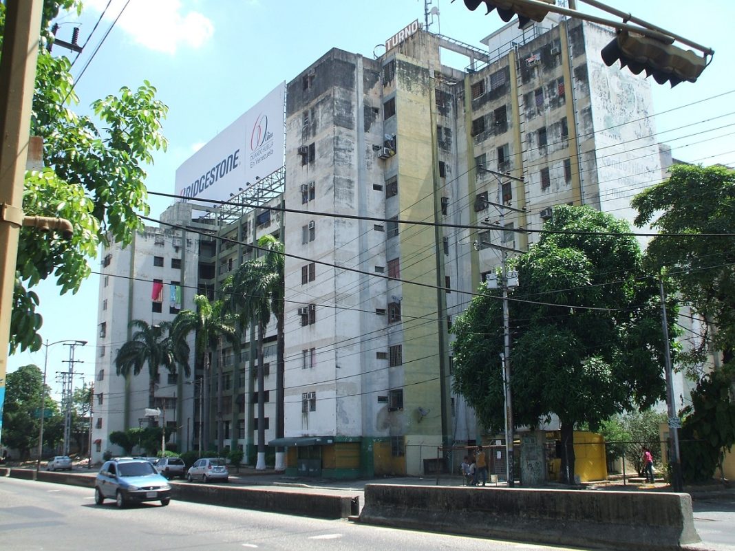 Rehabilitación de los Súper Bloques en La Michelena 2