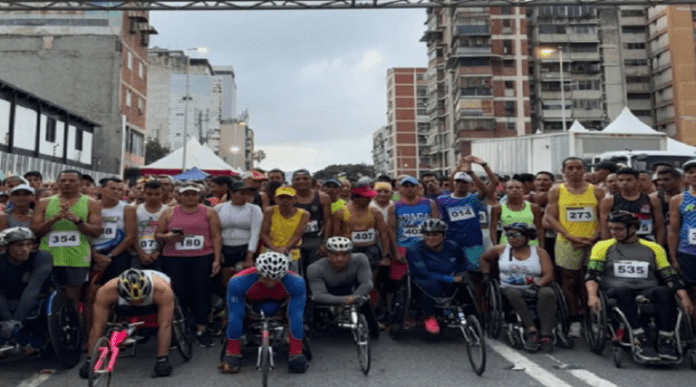 Atleta Sebastián López gana Maratón 12K
