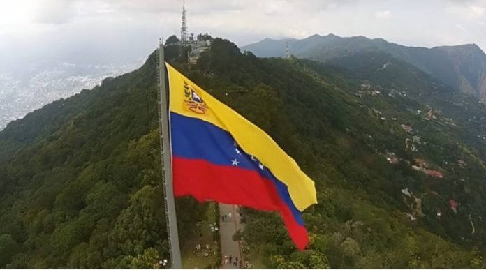 venezuela-bandera-cerro-cima-ccs-portada-ia-768x427