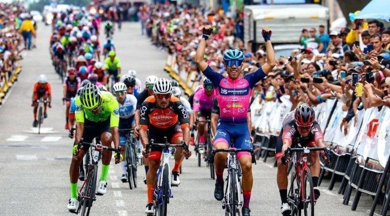 vuelta Jhonny Araujo