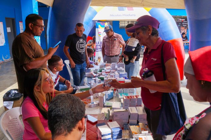 Alcaldía de Naguanagua entregó ayudas humanas en Simón Bolívar I en el marco del programa “Más años, Más amor” (1) programa Más Años Más Amor