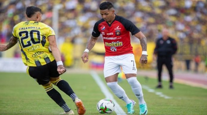Deportivo Táchira y Caracas FC se miden este domingo