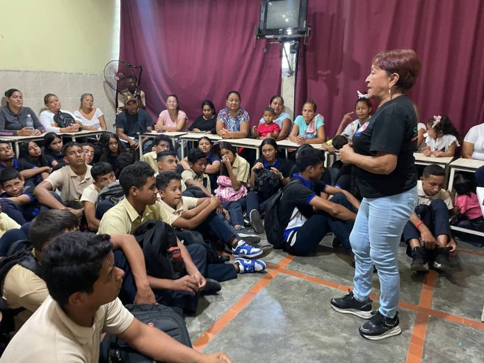 Taller derechos y deberes de estudiantes en La Glorieta taller sobre derechos y deberes