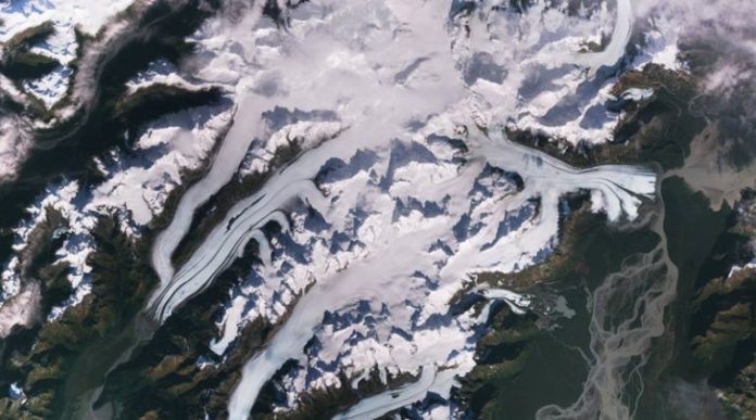 Deshielo de glaciares se aceleró en un 36% durante la última década