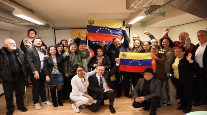 Canciller Gil se reúne con movimientos sociales para impulsar la verdad de los pueblos