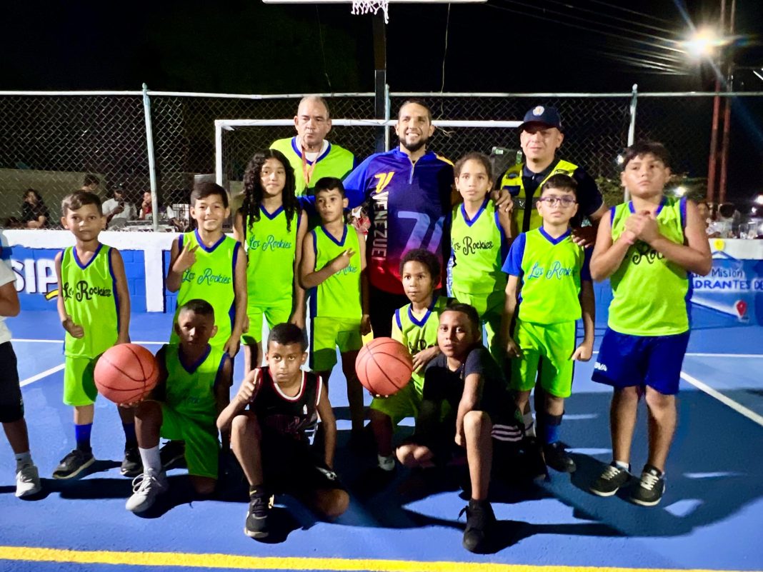 Reinauguran Cancha en Comuna de Libertador
