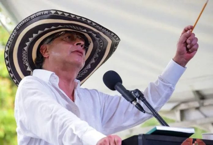 petro Defensa de la reforma laboral